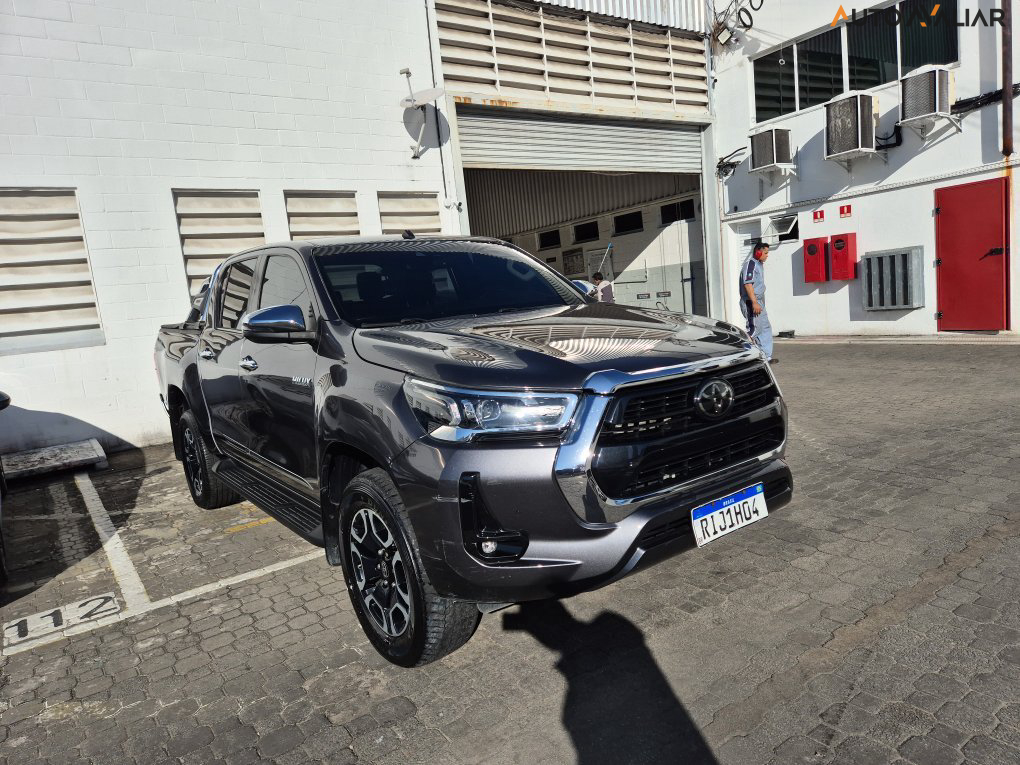 TOYOTA HILUX 2.8 D-4D TURBO DIESEL CD SRX 4X4 AUTOMÁTICO