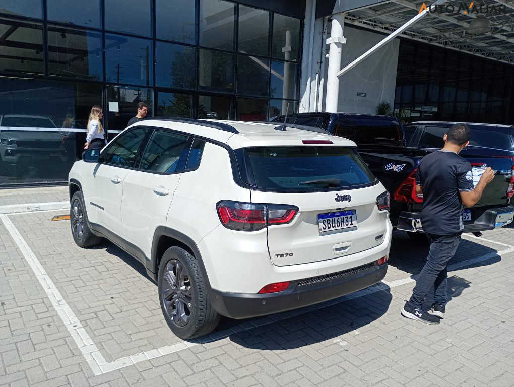 JEEP COMPASS 1.3 T270 TURBO FLEX LONGITUDE AT6