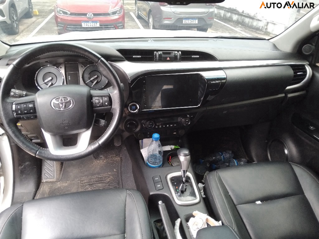 TOYOTA HILUX 2.8 D-4D TURBO DIESEL CD SRV 4X4 AUTOM&Aacute;TICO