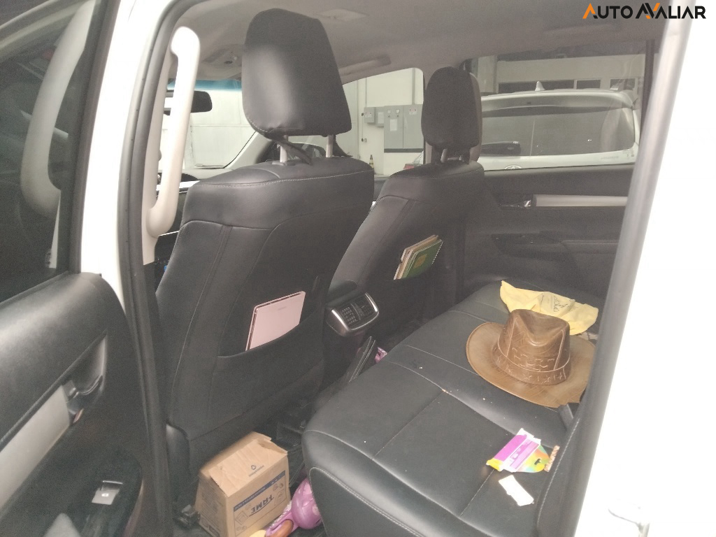 TOYOTA HILUX 2.8 D-4D TURBO DIESEL CD SRV 4X4 AUTOM&Aacute;TICO