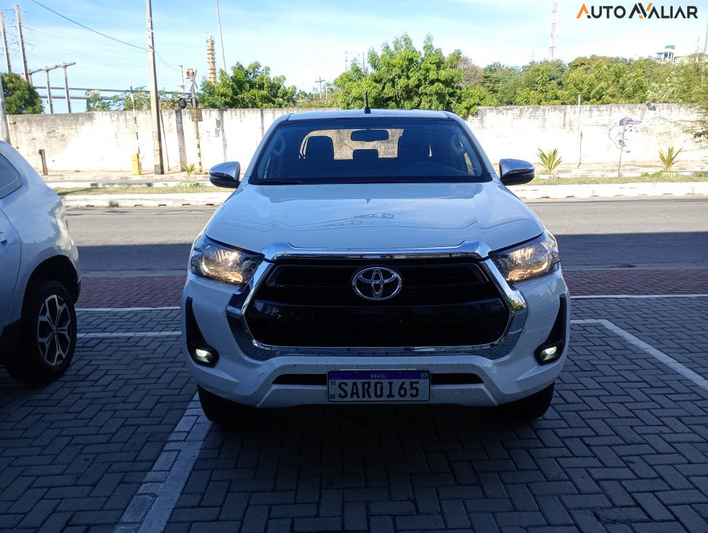 TOYOTA HILUX 2.8 D-4D TURBO DIESEL CD SRV 4X4 AUTOMÁTICO