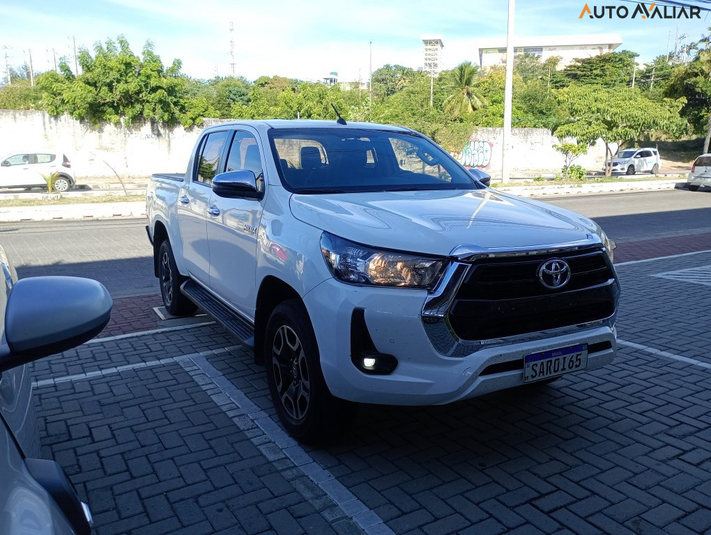 TOYOTA HILUX 2.8 D-4D TURBO DIESEL CD SRV 4X4 AUTOMÁTICO