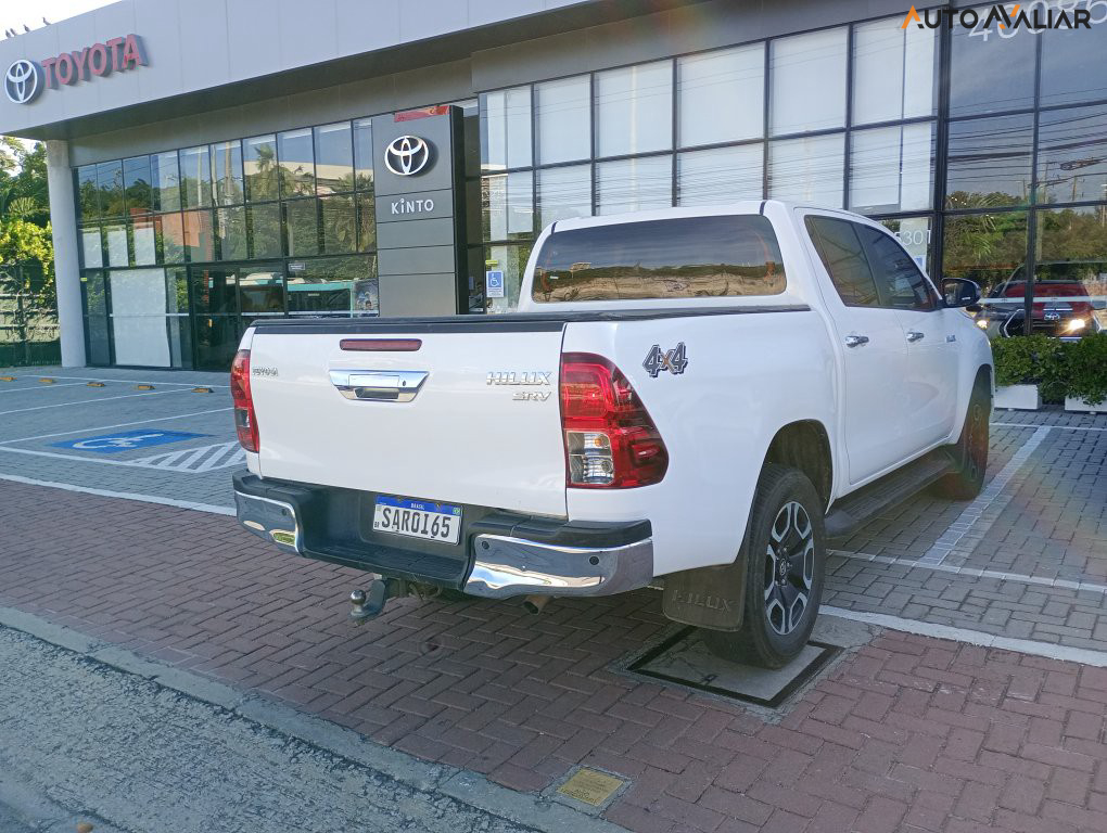 TOYOTA HILUX 2.8 D-4D TURBO DIESEL CD SRV 4X4 AUTOMÁTICO