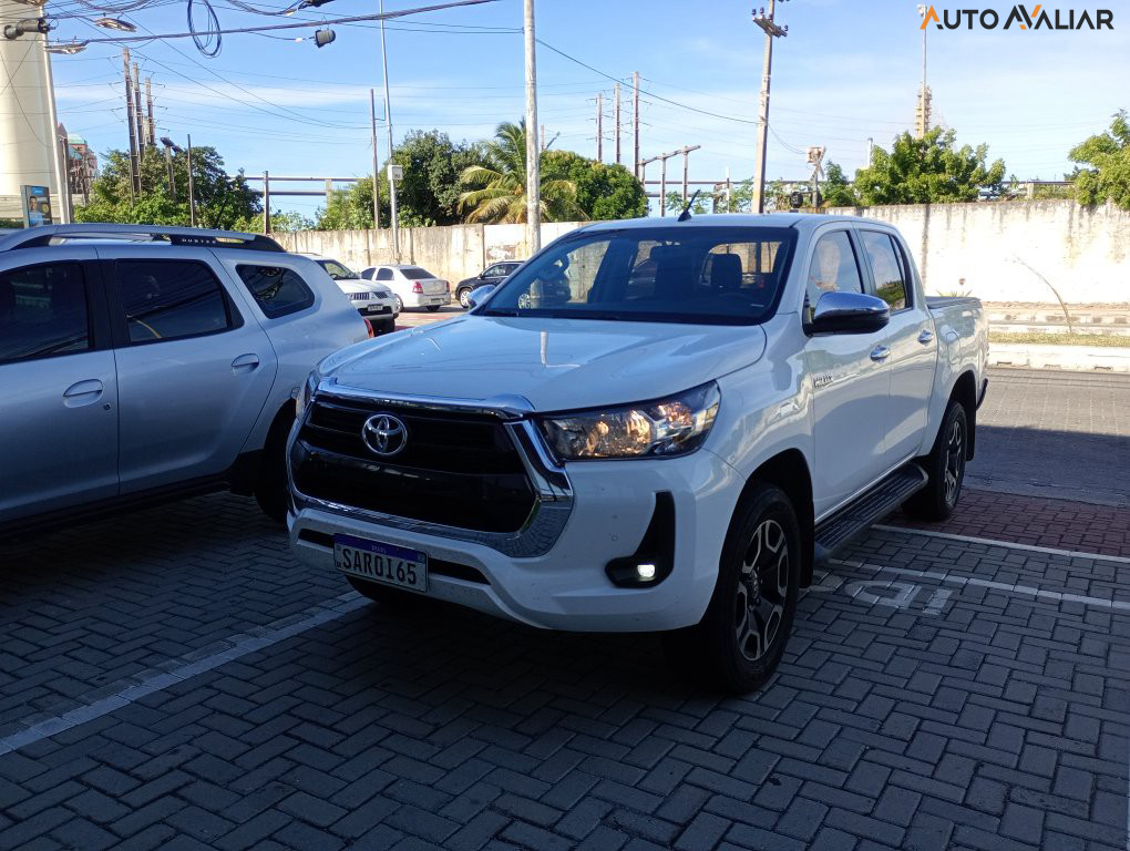 TOYOTA HILUX 2.8 D-4D TURBO DIESEL CD SRV 4X4 AUTOMÁTICO
