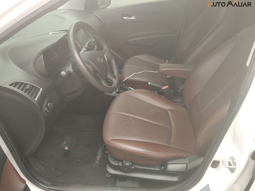 HYUNDAI HB20X 1.6 16V PREMIUM FLEX 4P AUTOMATICO