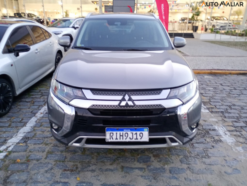 MITSUBISHI OUTLANDER 2.2 MIVEC DI-D DIESEL HPE-S AWD AUTOMATICO