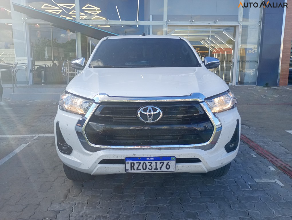 TOYOTA HILUX 2.8 D-4D TURBO DIESEL CD SRV 4X4 AUTOMÁTICO