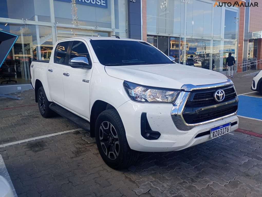 TOYOTA HILUX 2.8 D-4D TURBO DIESEL CD SRV 4X4 AUTOMÁTICO