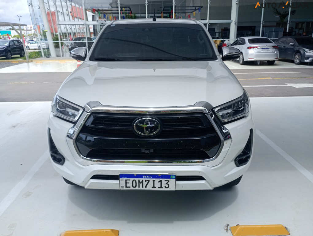 TOYOTA HILUX 2.8 D-4D TURBO DIESEL CD SRX 4X4 AUTOMÁTICO