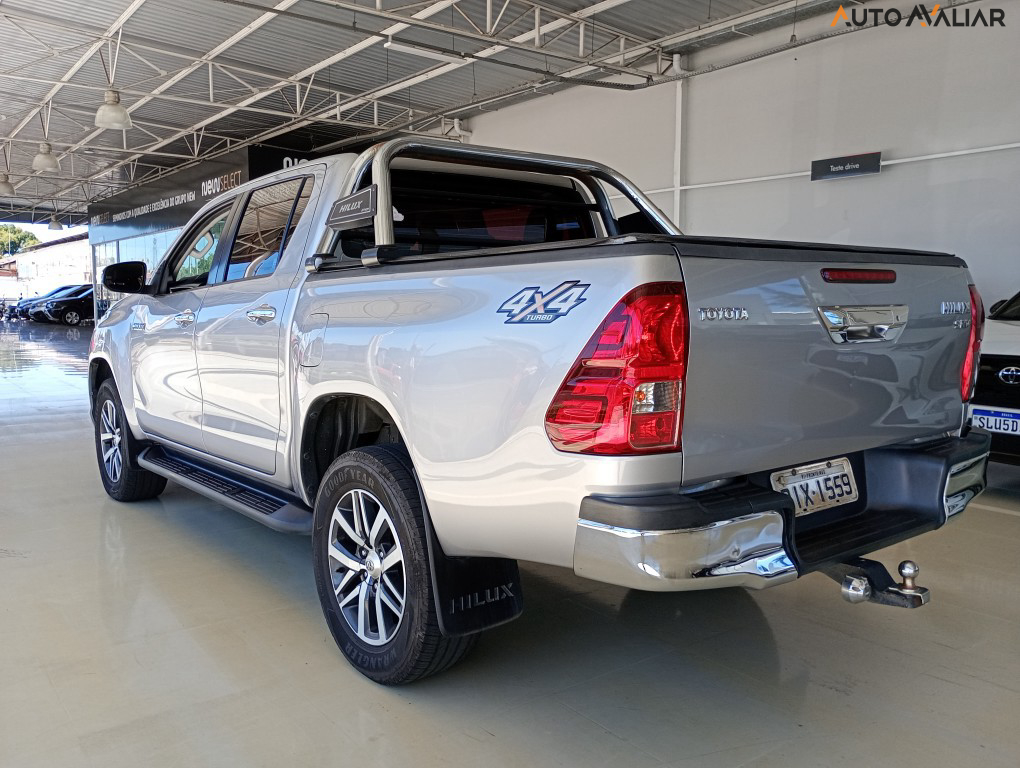 TOYOTA HILUX 2.8  TURBO DIESEL CD SRV 4X4 AUTOMÁTICO