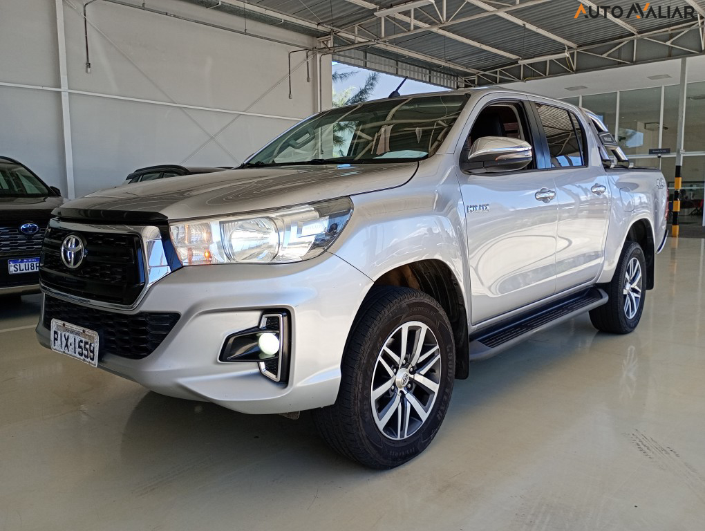 TOYOTA HILUX 2.8  TURBO DIESEL CD SRV 4X4 AUTOMÁTICO