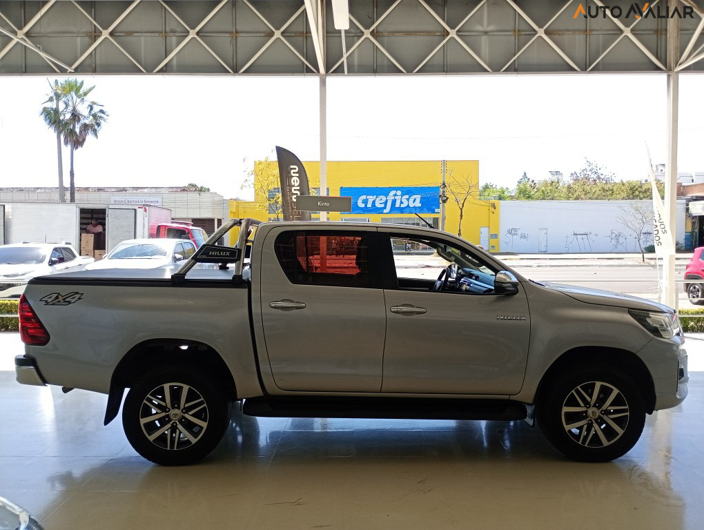TOYOTA HILUX 2.8  TURBO DIESEL CD SRV 4X4 AUTOMÁTICO