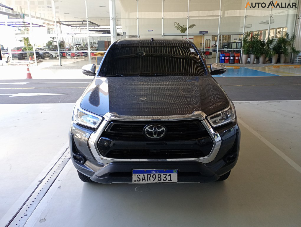 TOYOTA HILUX 2.8 D-4D TURBO DIESEL CD SRX 4X4 AUTOMÁTICO