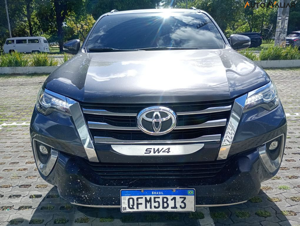 TOYOTA HILUX SW4 2.8 SRX 4X4 7 LUGARES 16V TURBO INTERCOOLER DIESEL 4P AUTOMATICO