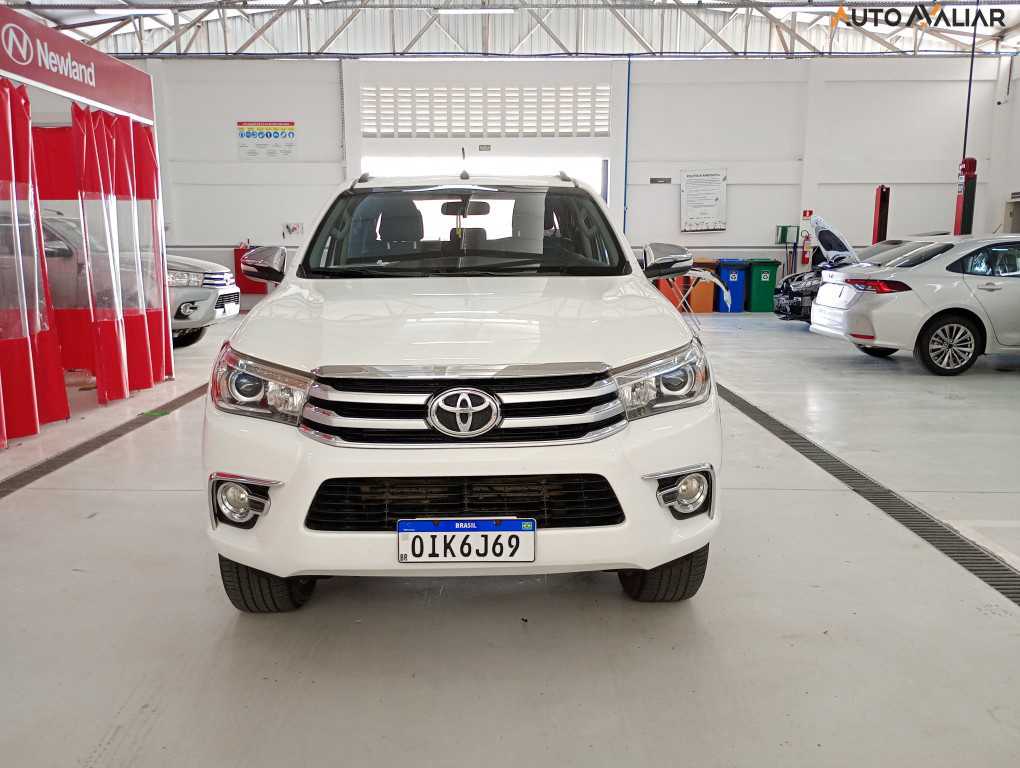 TOYOTA HILUX 2.8 SRX 4X4 CD 16V DIESEL 4P AUTOMATICO