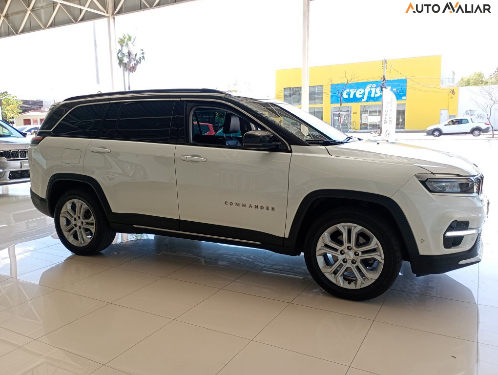 JEEP COMMANDER 1.3 T270 TURBO FLEX LONGITUDE AT6