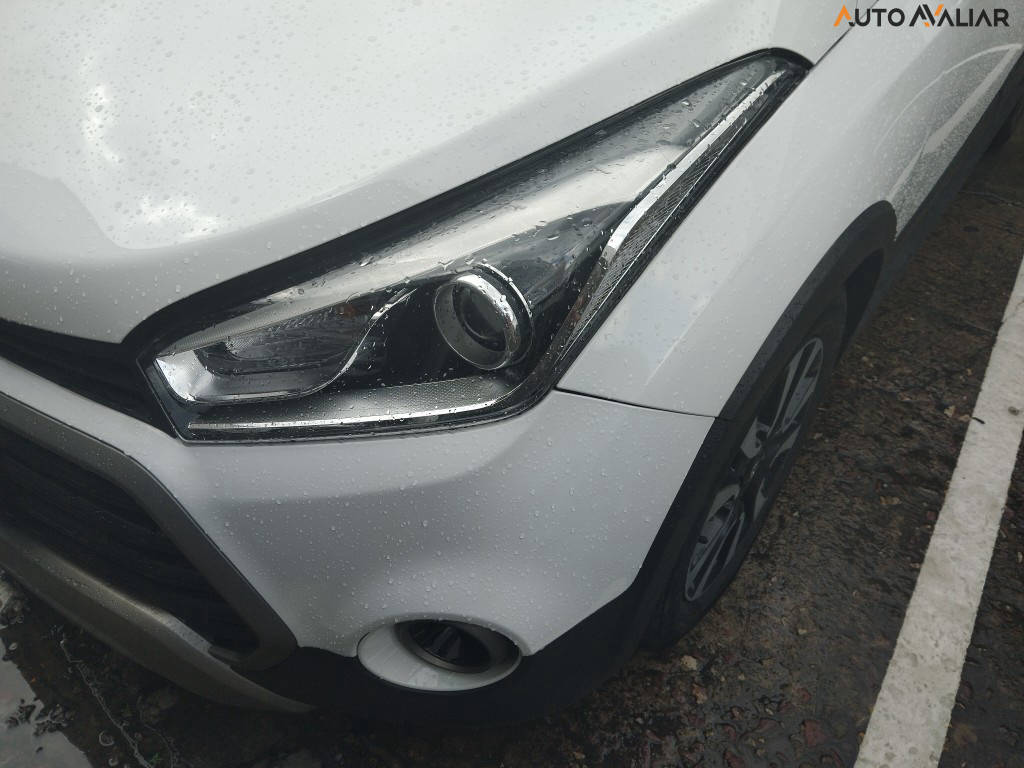 HYUNDAI HB20X 1.6 16V PREMIUM FLEX 4P AUTOMATICO