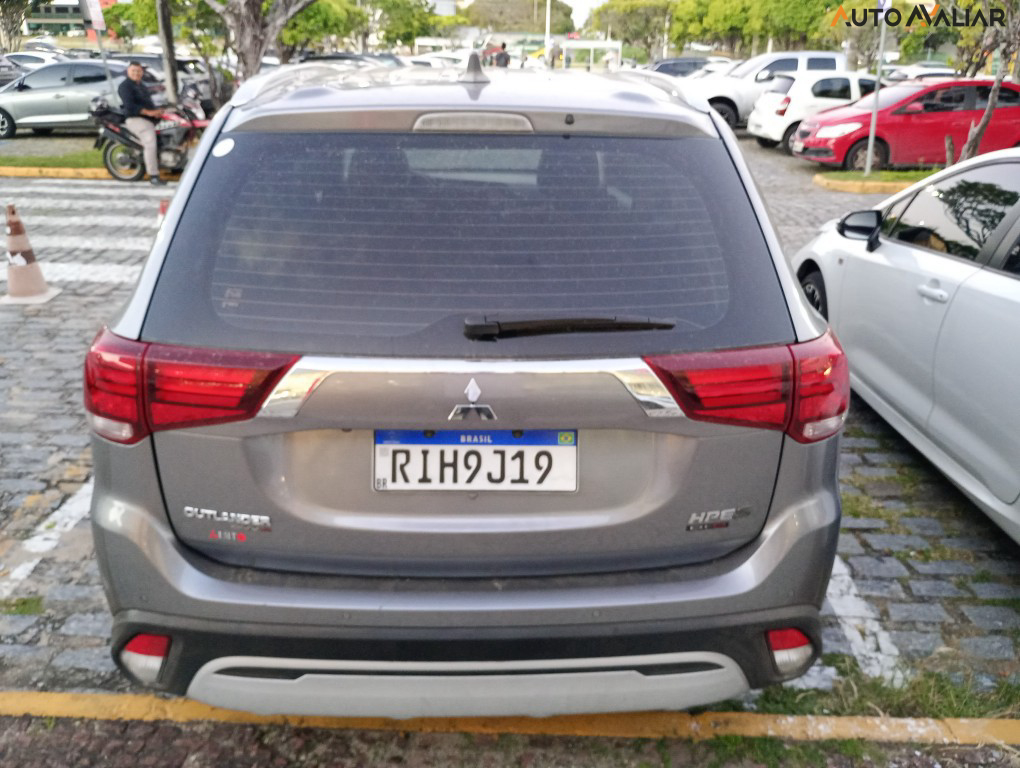 MITSUBISHI OUTLANDER 2.2 MIVEC DI-D DIESEL HPE-S AWD AUTOMATICO