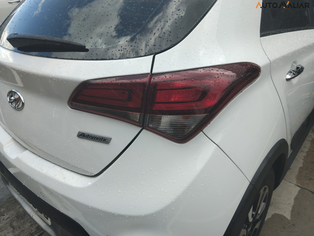 HYUNDAI HB20X 1.6 16V PREMIUM FLEX 4P AUTOMATICO