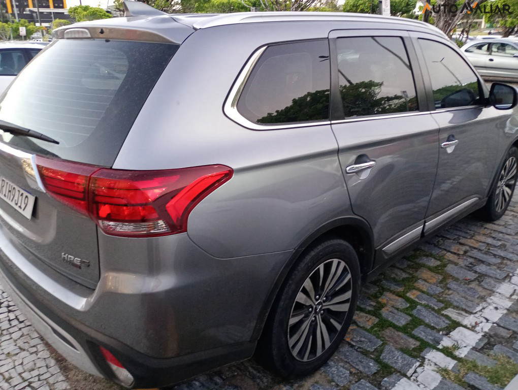 MITSUBISHI OUTLANDER 2.2 MIVEC DI-D DIESEL HPE-S AWD AUTOMATICO