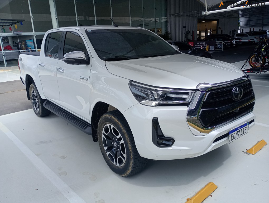 TOYOTA HILUX 2.8 D-4D TURBO DIESEL CD SRX 4X4 AUTOMÁTICO