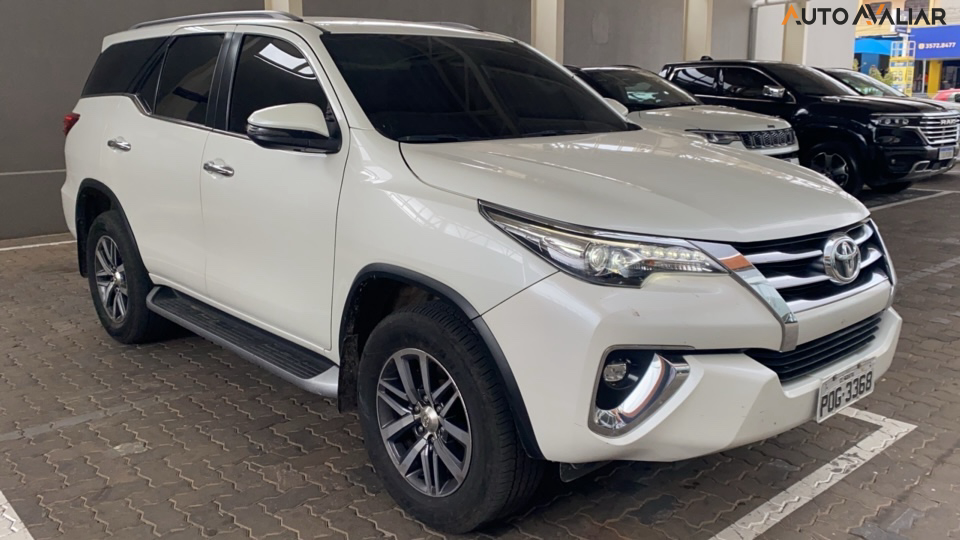 TOYOTA HILUX SW4 2.8 SRX 4X4 16V TURBO INTERCOOLER DIESEL 4P AUTOMATICO