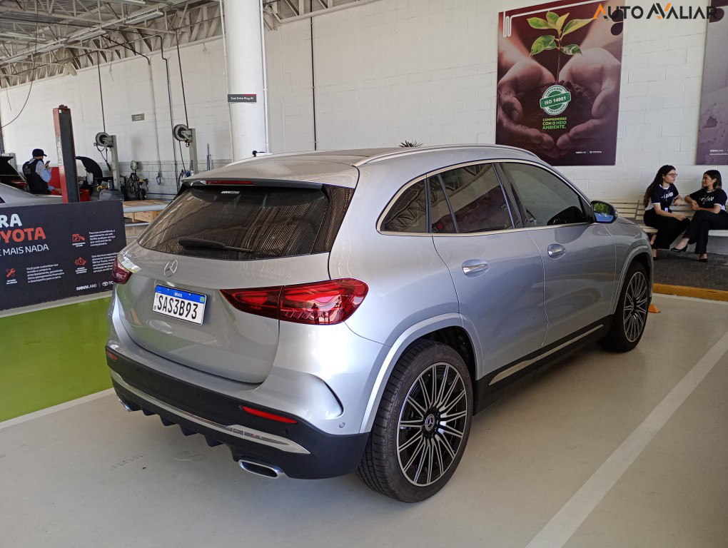 MERCEDES-BENZ GLA 200 1.3 MHEV AMG LINE 7G-DCT