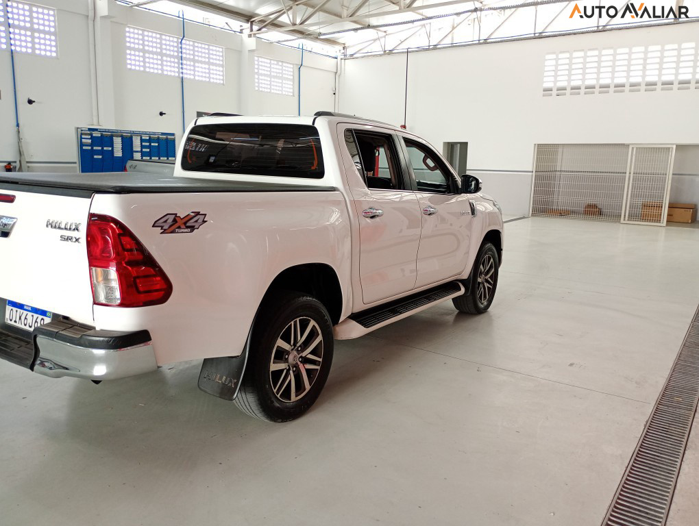 TOYOTA HILUX 2.8 SRX 4X4 CD 16V DIESEL 4P AUTOMATICO