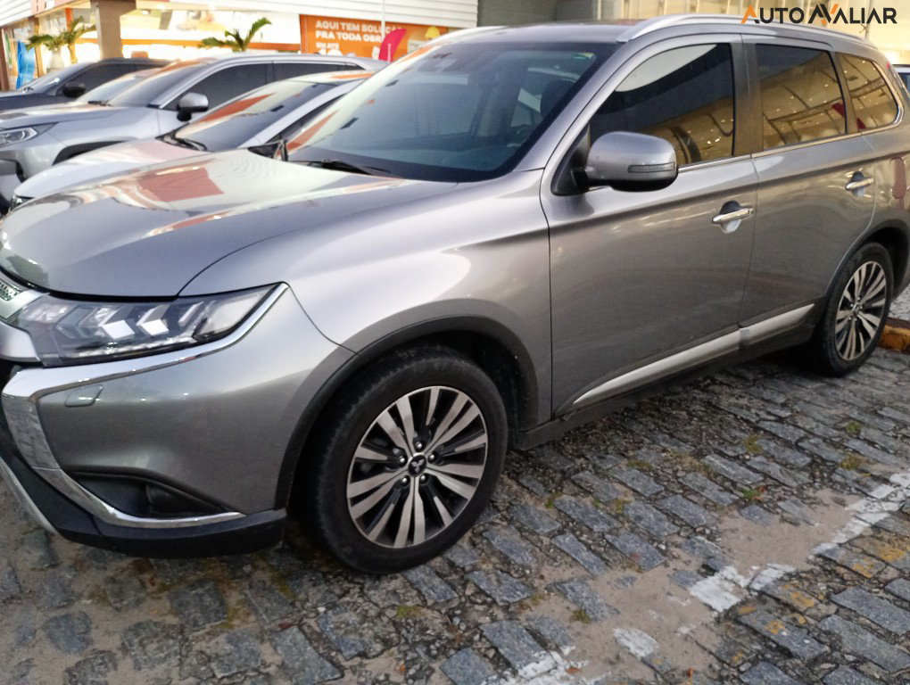 MITSUBISHI OUTLANDER 2.2 MIVEC DI-D DIESEL HPE-S AWD AUTOMATICO