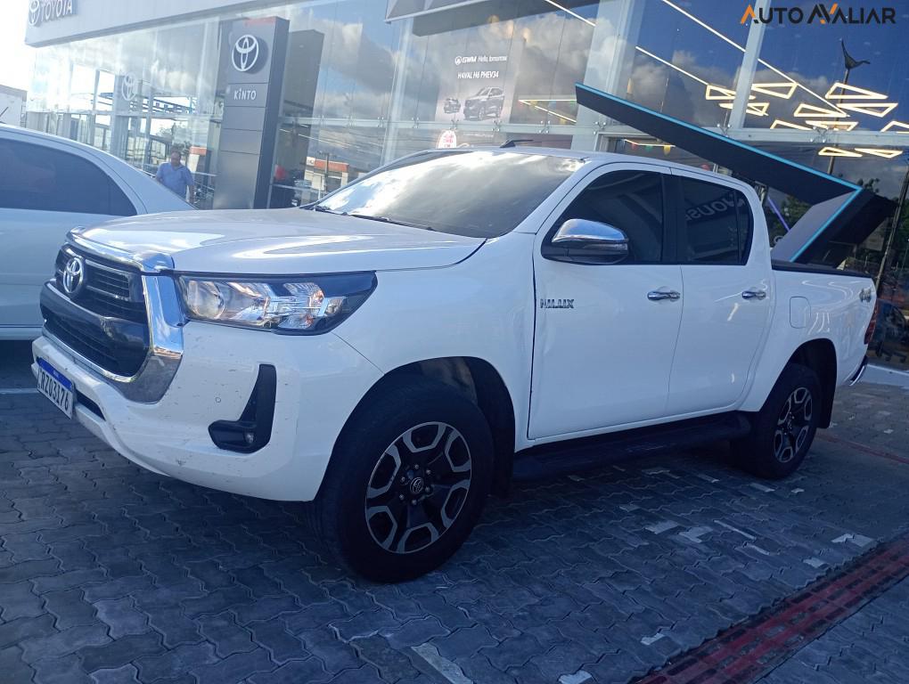 TOYOTA HILUX 2.8 D-4D TURBO DIESEL CD SRV 4X4 AUTOMÁTICO