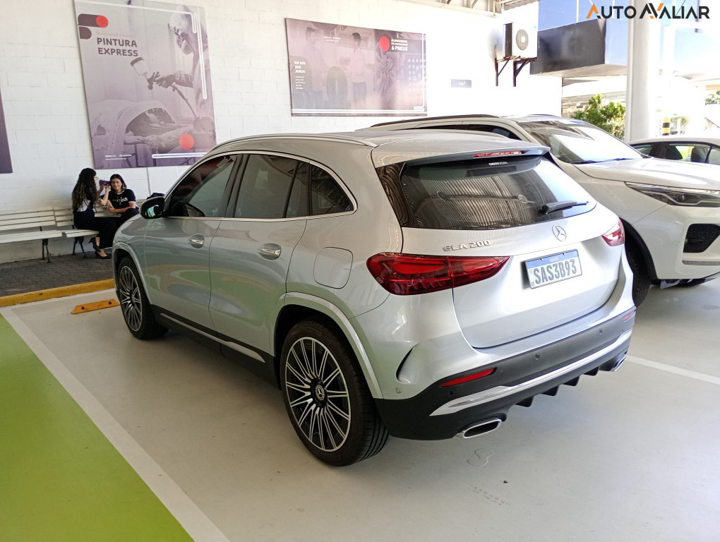 MERCEDES-BENZ GLA 200 1.3 MHEV AMG LINE 7G-DCT