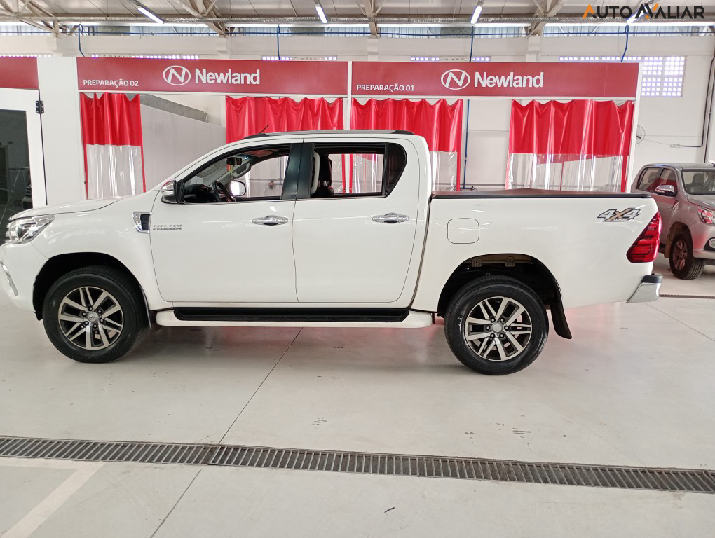 TOYOTA HILUX 2.8 SRX 4X4 CD 16V DIESEL 4P AUTOMATICO