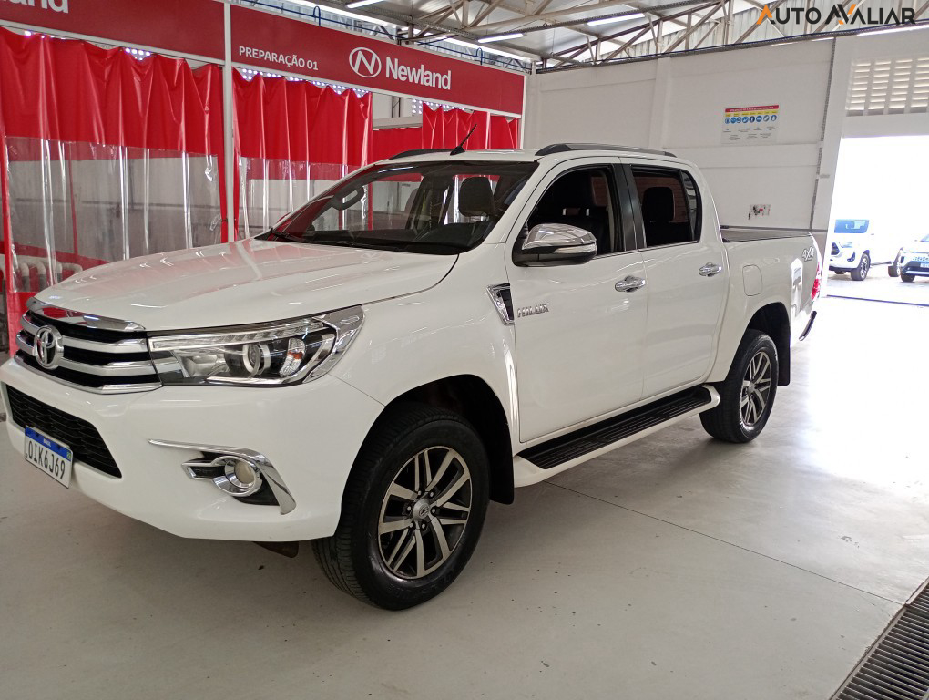 TOYOTA HILUX 2.8 SRX 4X4 CD 16V DIESEL 4P AUTOMATICO