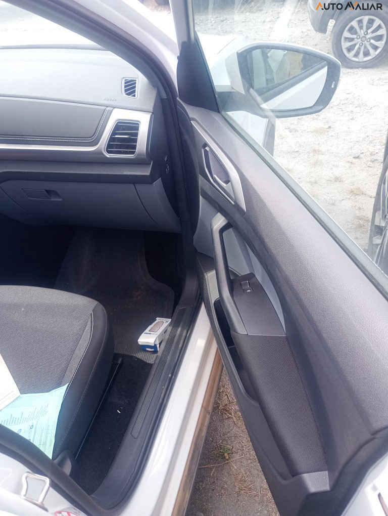 VOLKSWAGEN T-CROSS 1.0 200 TSI TOTAL FLEX AUTOMÁTICO