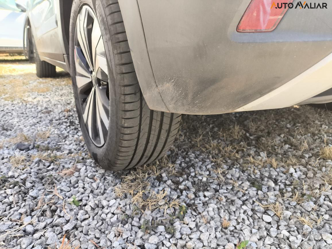 VOLKSWAGEN T-CROSS 1.0 200 TSI TOTAL FLEX AUTOMÁTICO