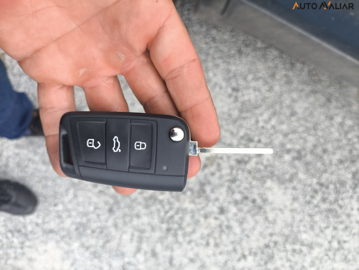 VOLKSWAGEN T-CROSS 1.0 200 TSI TOTAL FLEX AUTOM&Aacute;TICO