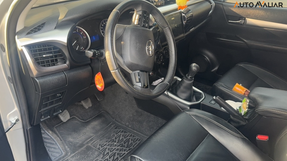 TOYOTA HILUX 2.7 SR 4X2 CD 16V FLEX 4P MANUAL