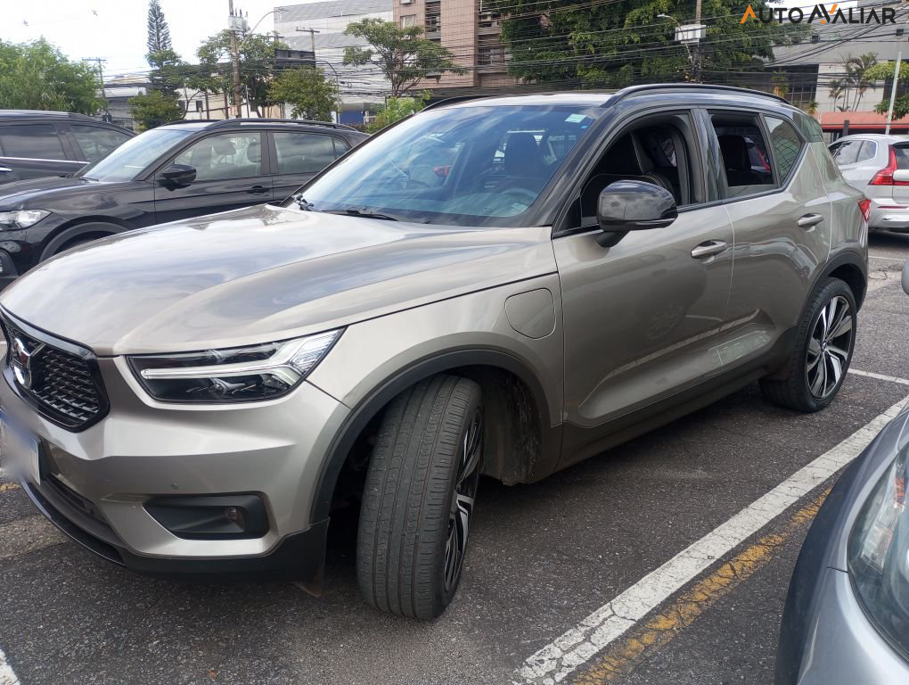VOLVO XC40 1.5 T5 RECHARGE R-DESIGN GEARTRONIC