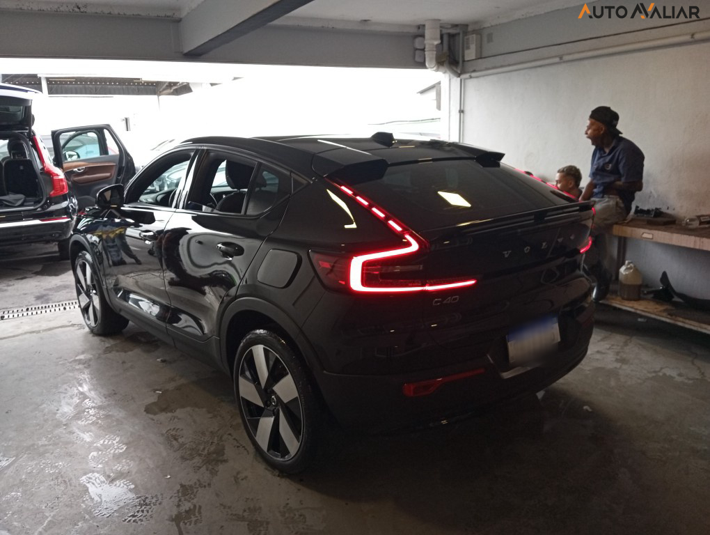VOLVO C40 P8 RECHARGE TWIN ELECTRIC ULTIMATE AWD