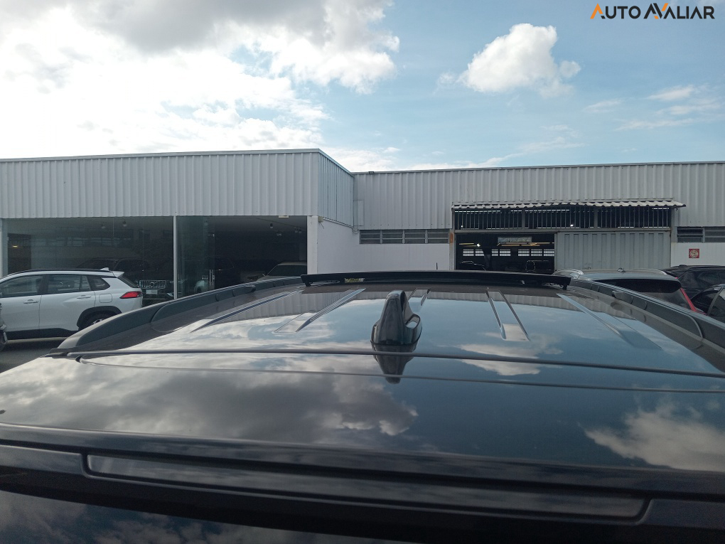 JEEP COMMANDER 2.0 HURRICANE 4 TURBO GASOLINA BLACKHAWK AT9