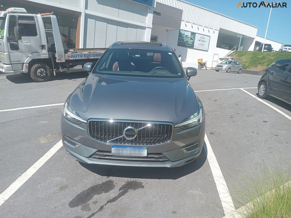 VOLVO XC60 2.0 T8 HYBRID MOMENTUM AWD GEARTRONIC