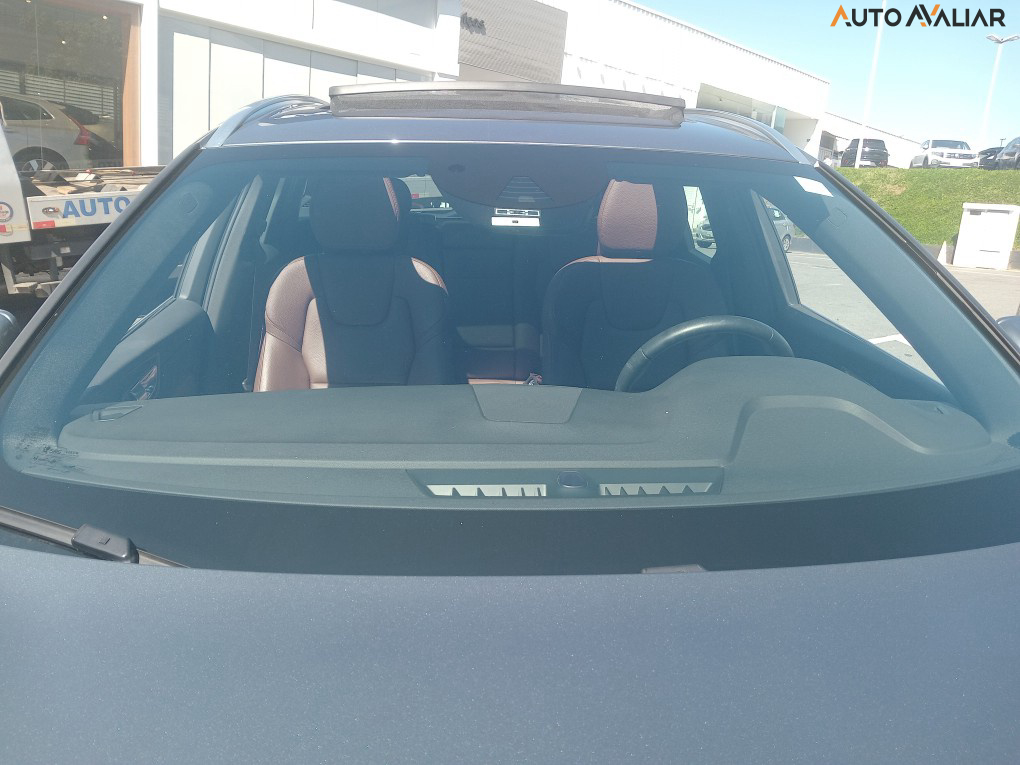 VOLVO XC60 2.0 T8 HYBRID MOMENTUM AWD GEARTRONIC