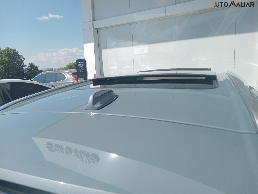 VOLVO XC60 2.0 T8 RECHARGE PLUS AWD GEARTRONIC