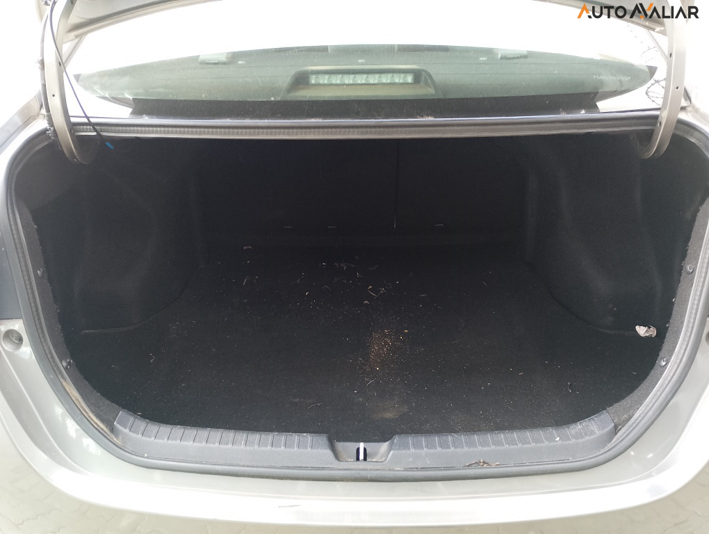 TOYOTA YARIS 1.5 16V FLEX SEDAN XL LIVE MANUAL