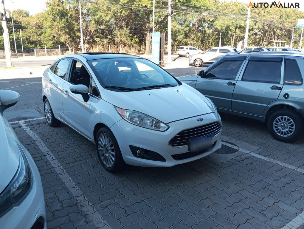 FORD FIESTA 1.6 TITANIUM PLUS SEDAN 16V FLEX 4P POWERSHIFT