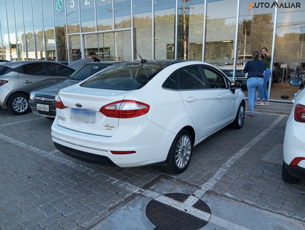 FORD FIESTA 1.6 TITANIUM PLUS SEDAN 16V FLEX 4P POWERSHIFT