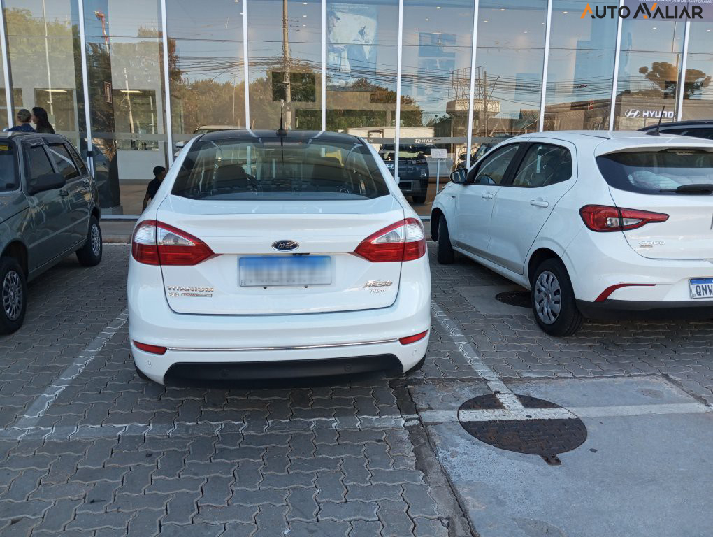 FORD FIESTA 1.6 TITANIUM PLUS SEDAN 16V FLEX 4P POWERSHIFT