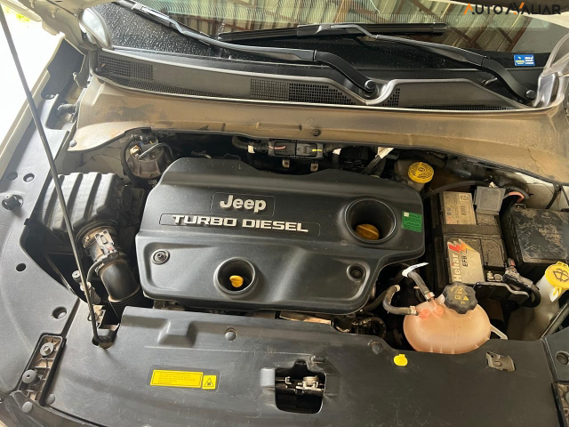 JEEP COMMANDER 2.0 TD380 TURBO DIESEL OVERLAND AT9