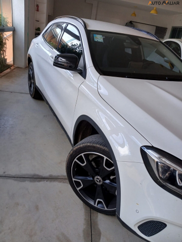 MERCEDES-BENZ GLA 200 1.6 CGI FLEX NIGHT 7G-DCT