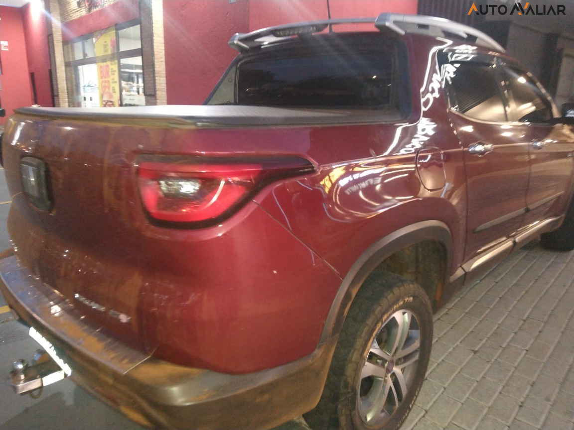 FIAT TORO 2.0 16V TURBO DIESEL VOLCANO 4WD AT9